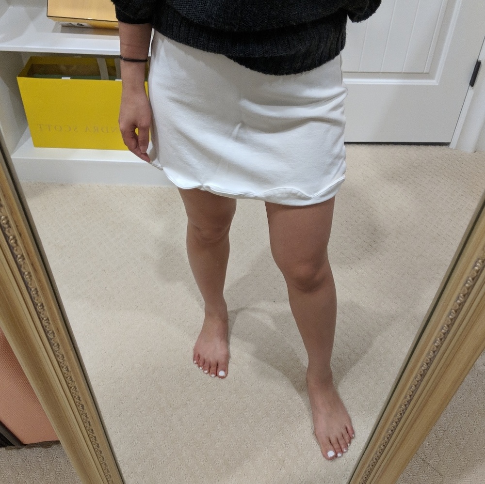 Saks Fifth Avenue scallops white skirt XS